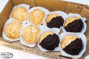 Assorted Coconut Macaroon - 4 plain, 4 dipped - 8ct